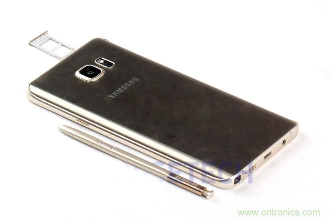 Galaxy Note5拆解，與S系列差距日漸模糊